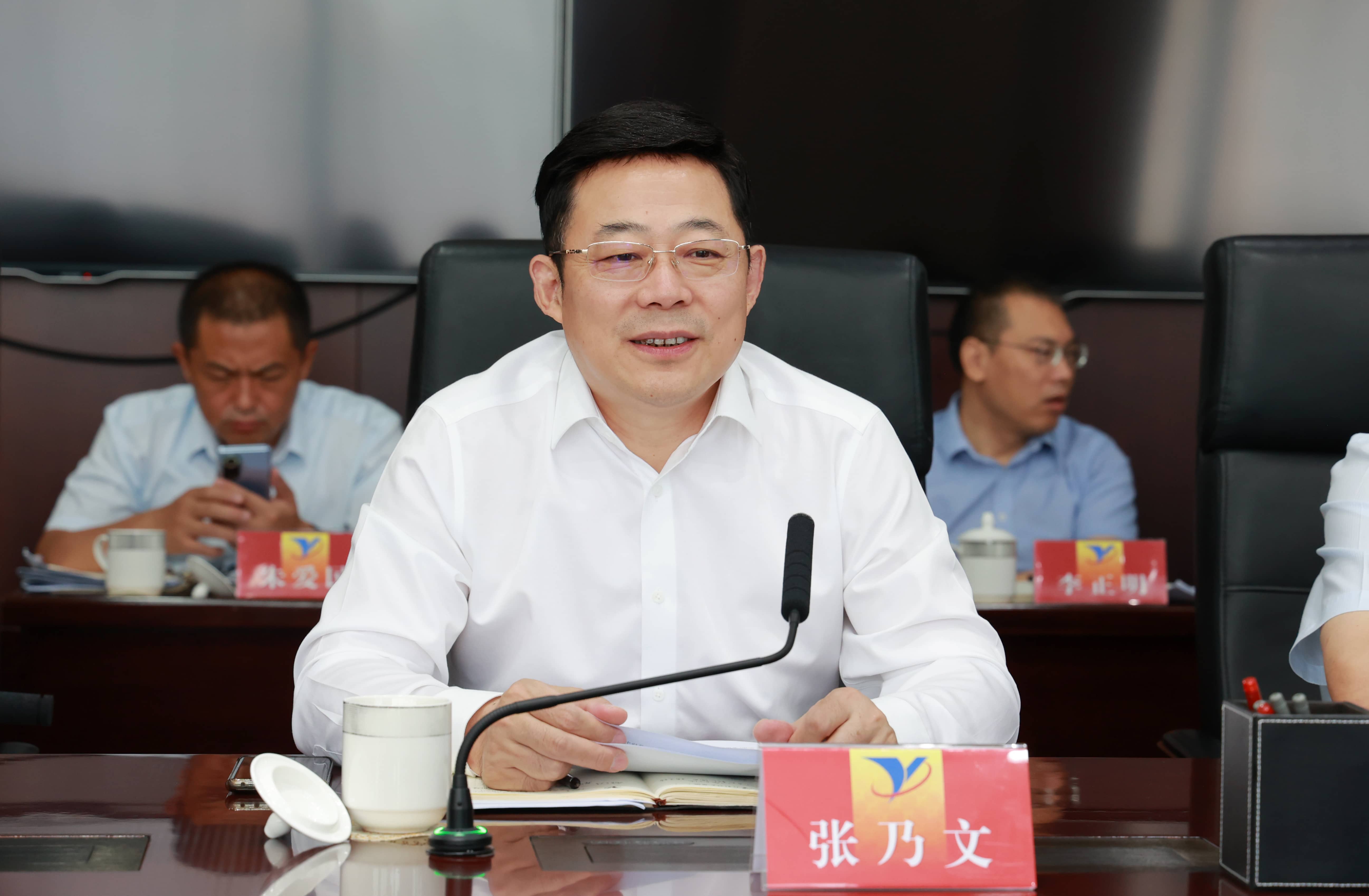 市人大常委会副主任顾云岭率队调研1122体育国有资产管理情况2-tuya.jpg